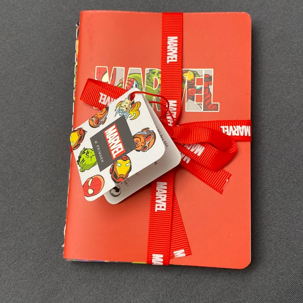 🌸 NWT 3 PK Marvel notebooks